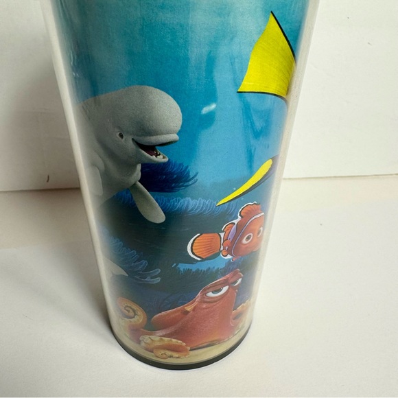 NWT. Disney Pixar Finding Dory Tumbler 16oz with Lid & Straw - Picture 4 of 11